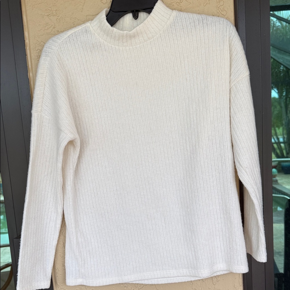 Tresics Ivory Knit Top